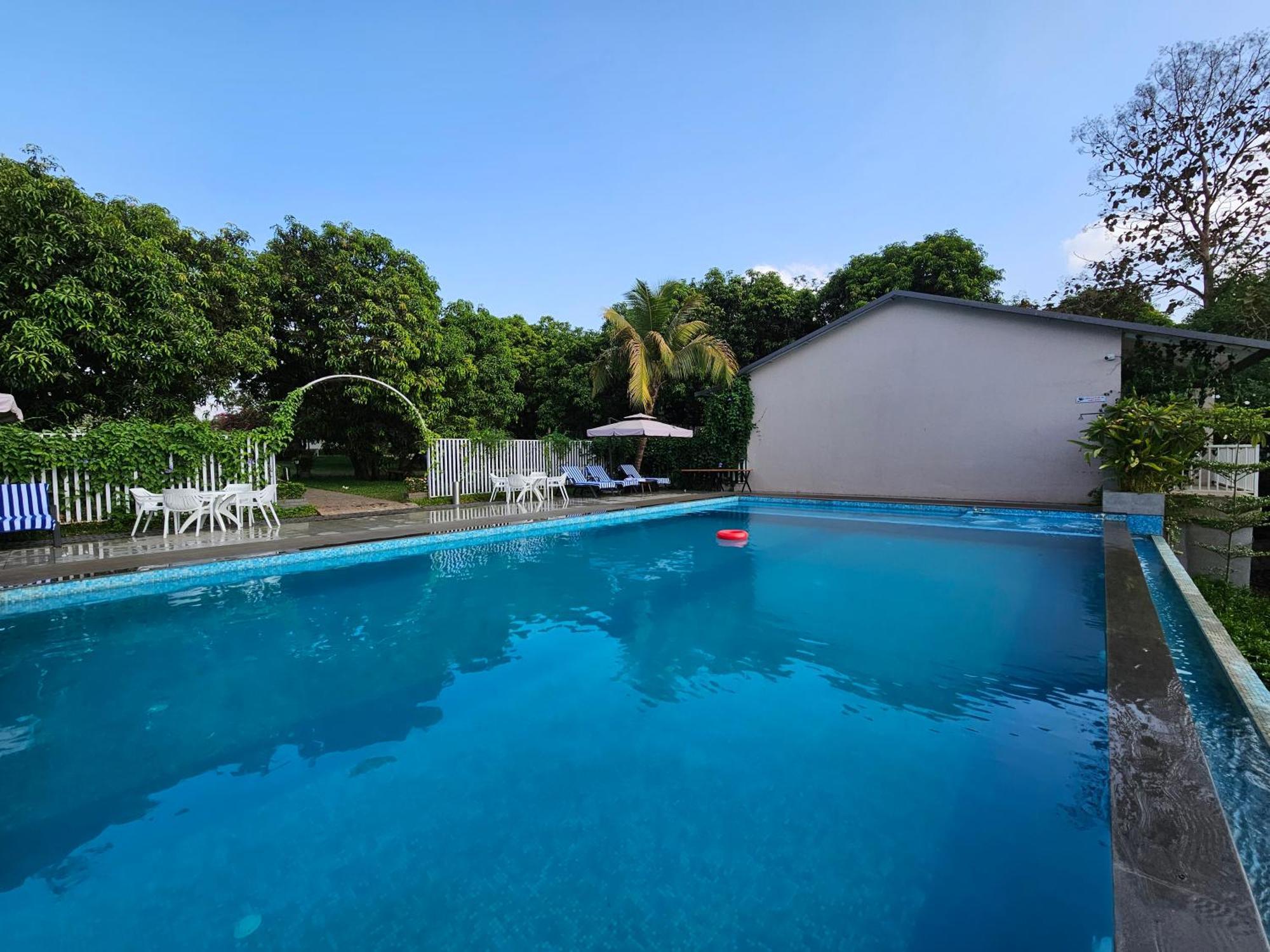 River Estates Luxury Resort & Spa Karjat Bagian luar foto