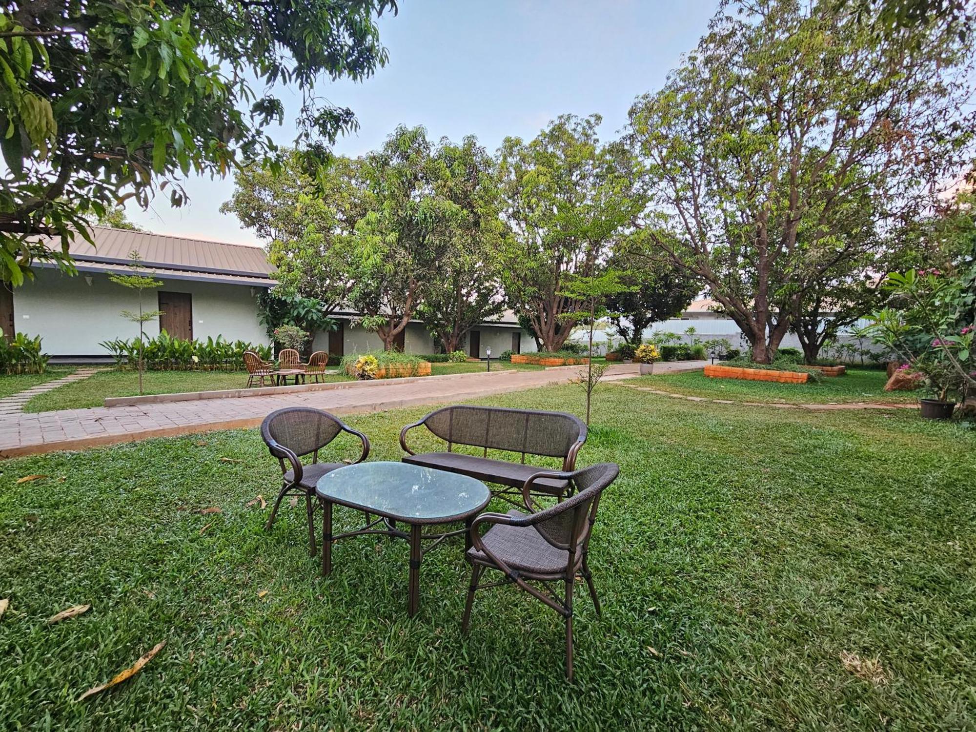 River Estates Luxury Resort & Spa Karjat Bagian luar foto